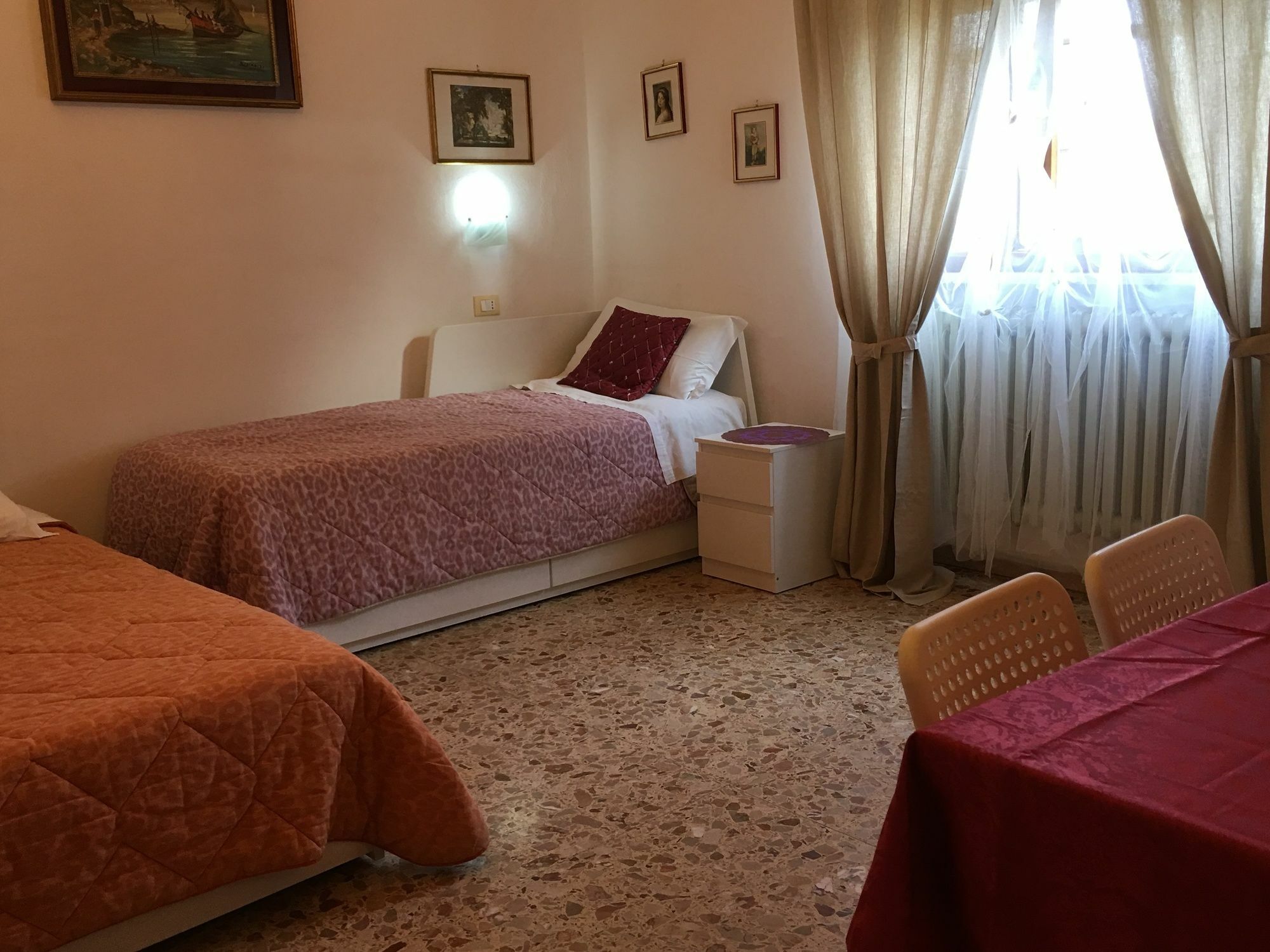 A Casa Doina Airport2 Bed and Breakfast Pisa Buitenkant foto