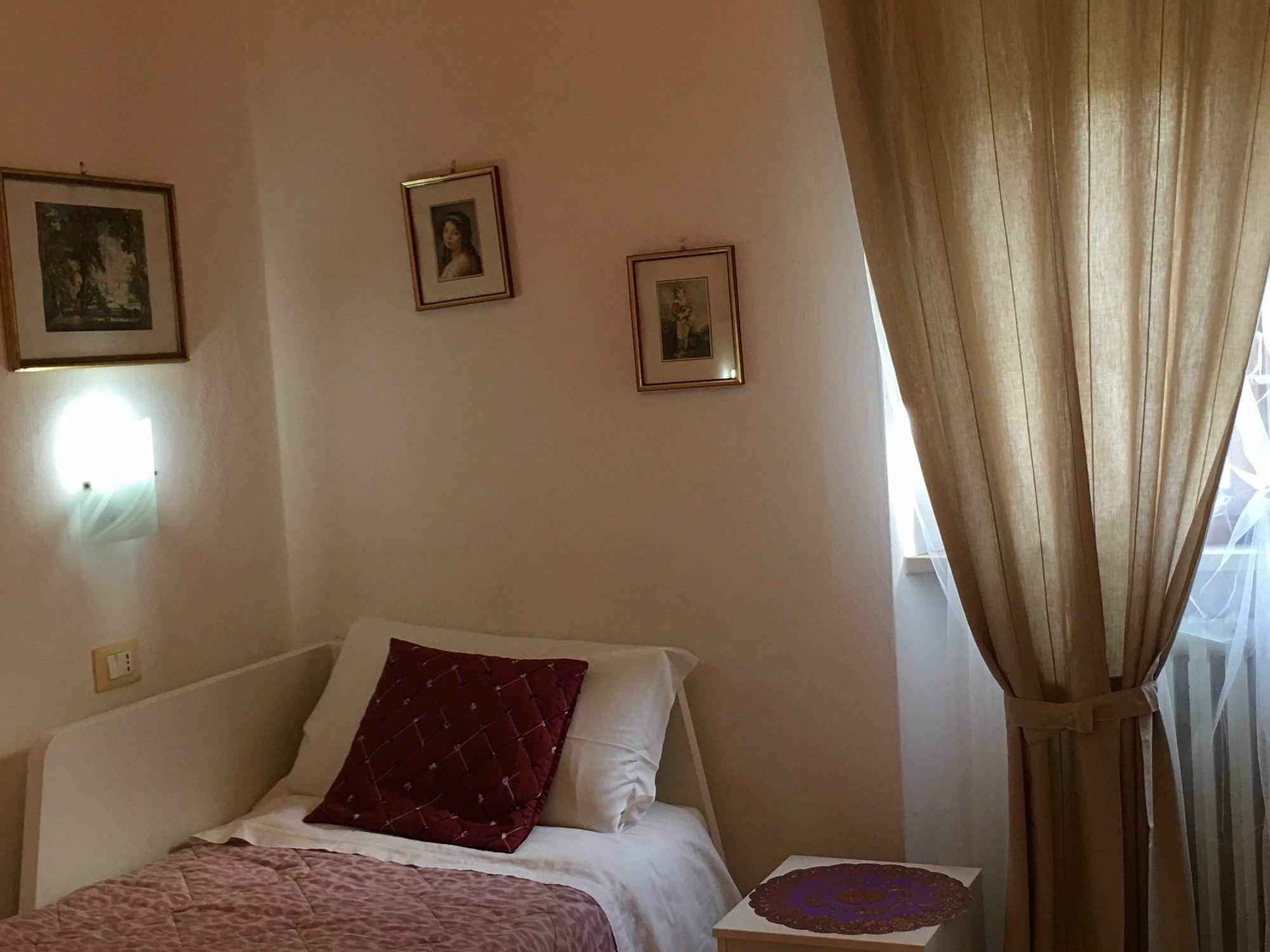 A Casa Doina Airport2 Bed and Breakfast Pisa Buitenkant foto