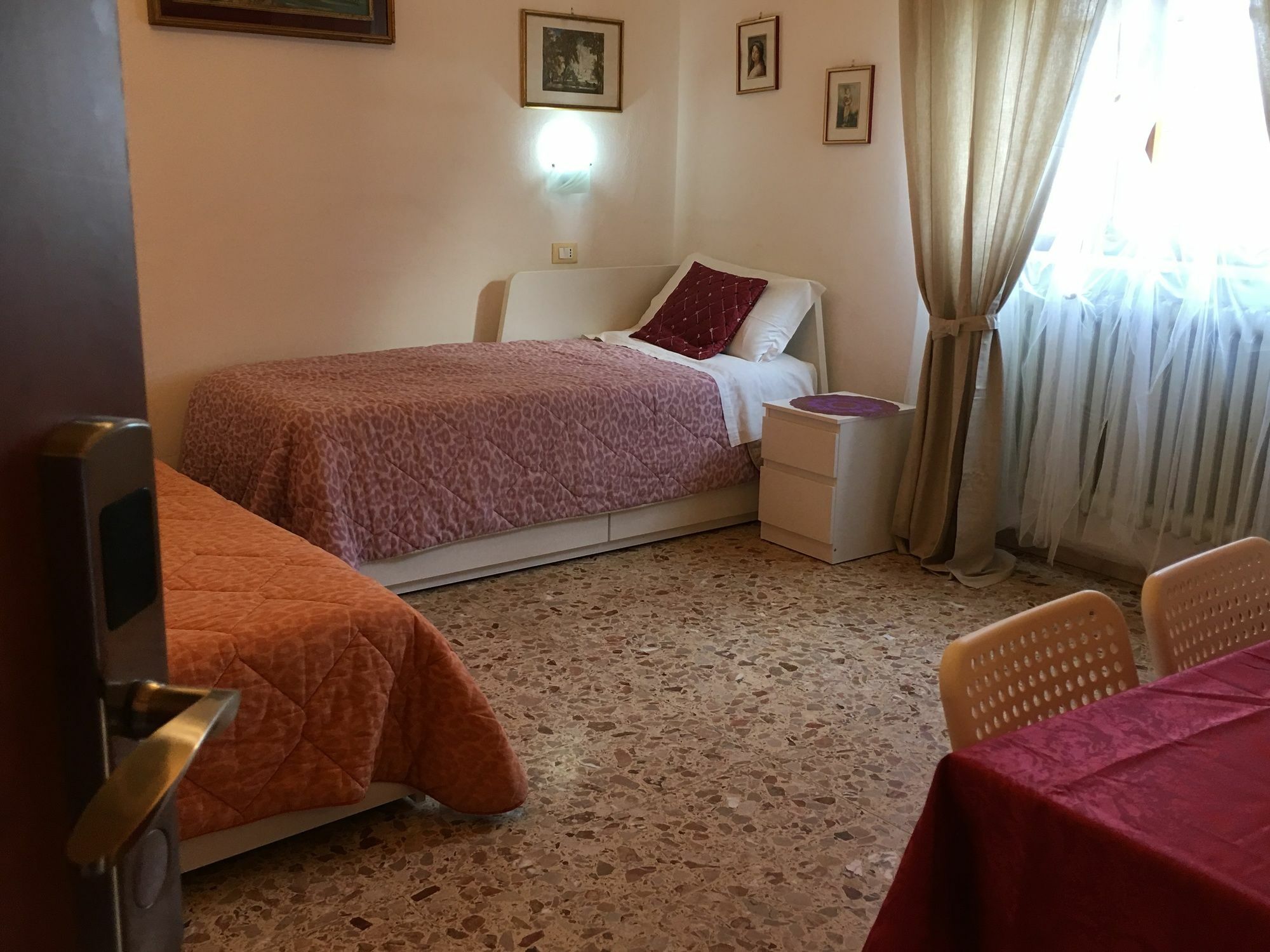 A Casa Doina Airport2 Bed and Breakfast Pisa Buitenkant foto